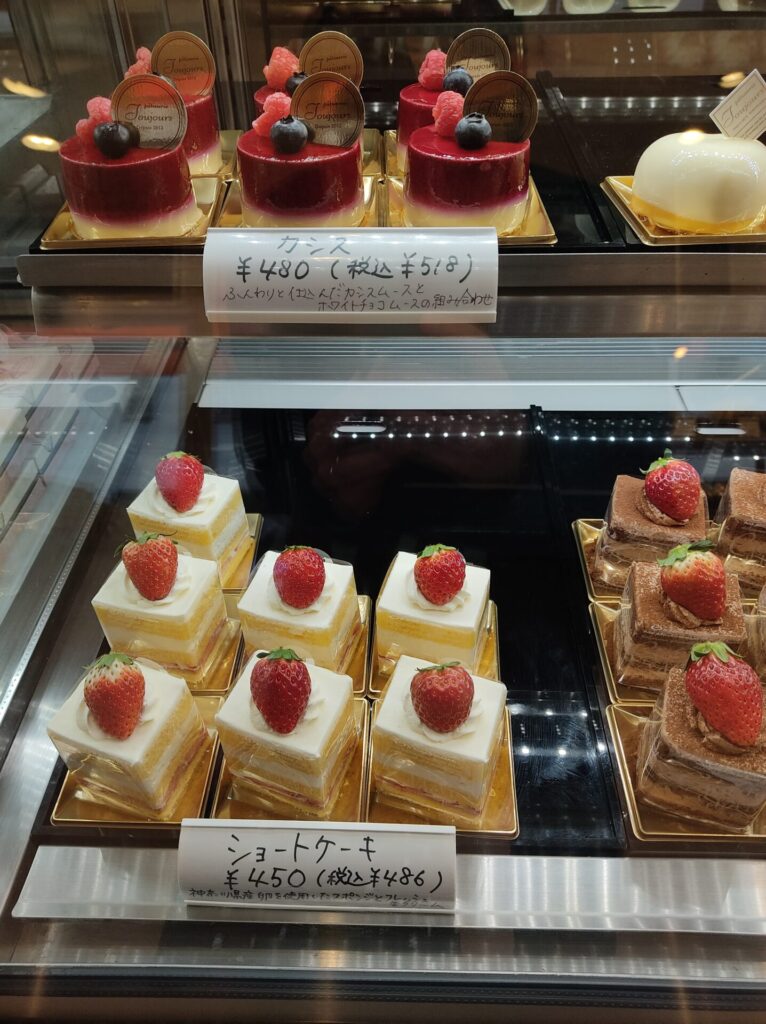 トゥジュールのショーケース